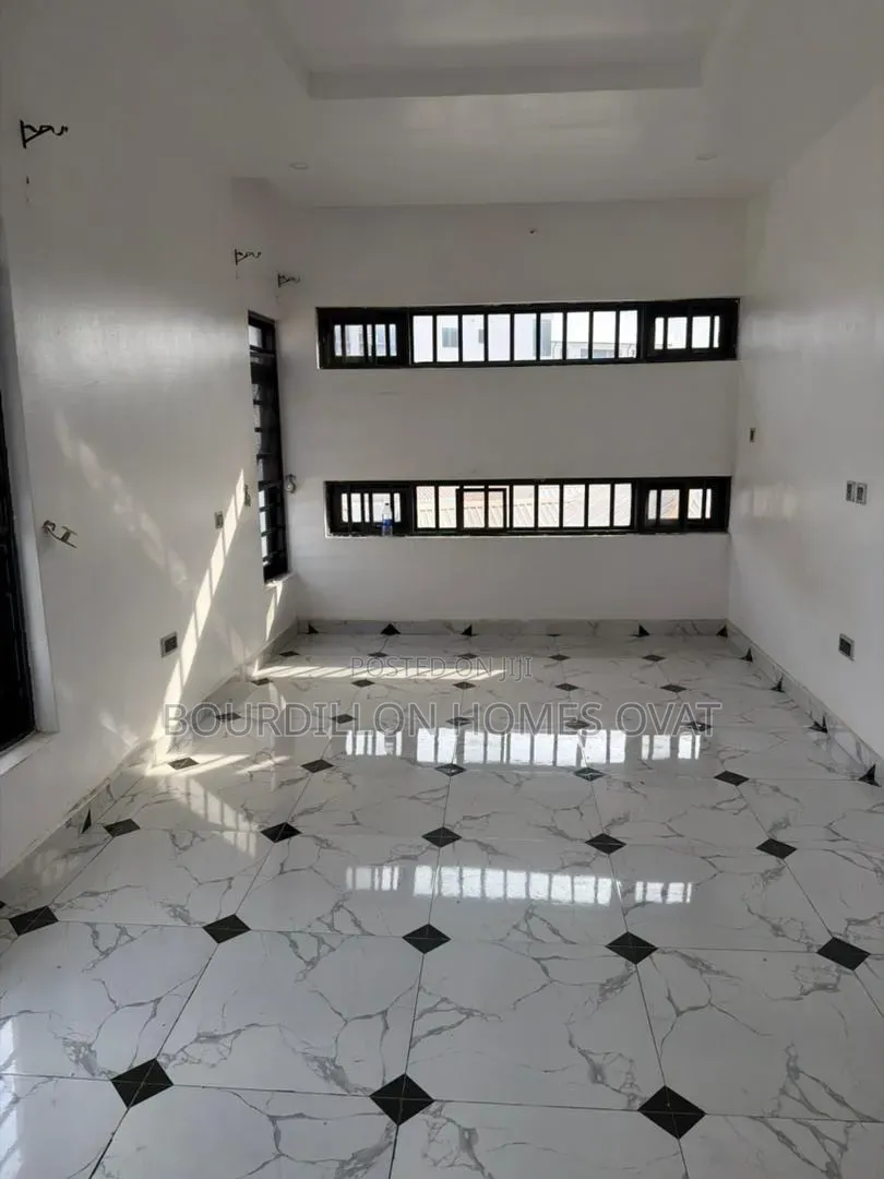 2bdrm Apartment in Lekki Conservation for rent
