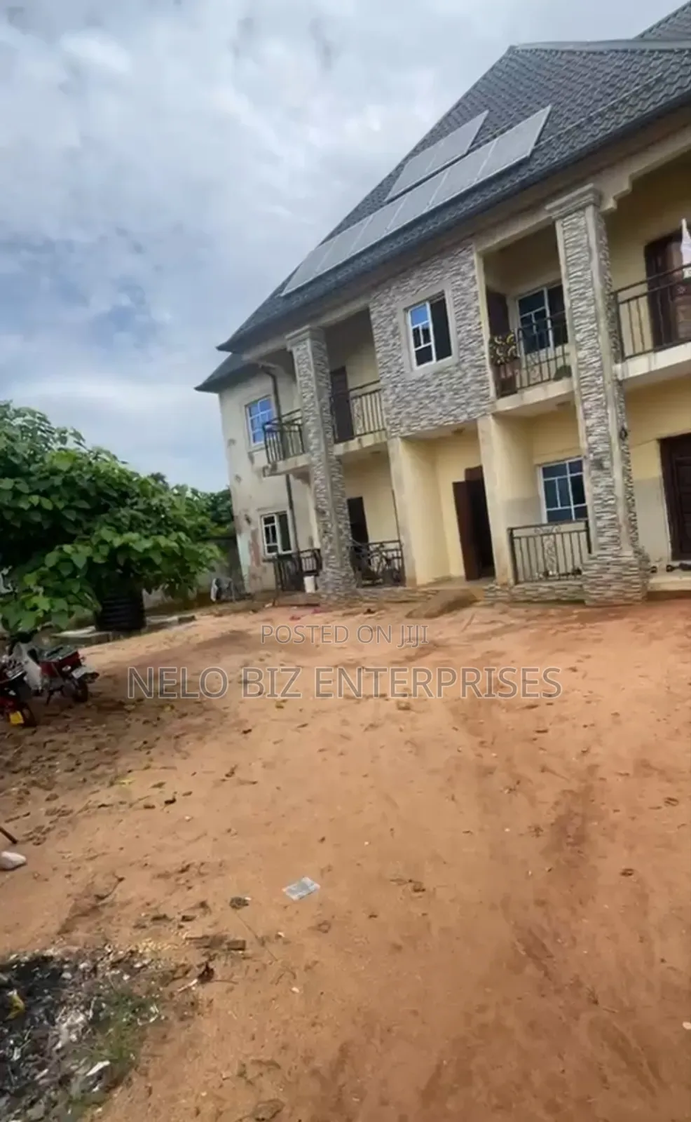 8bdrm Apartment in Owerri for sale