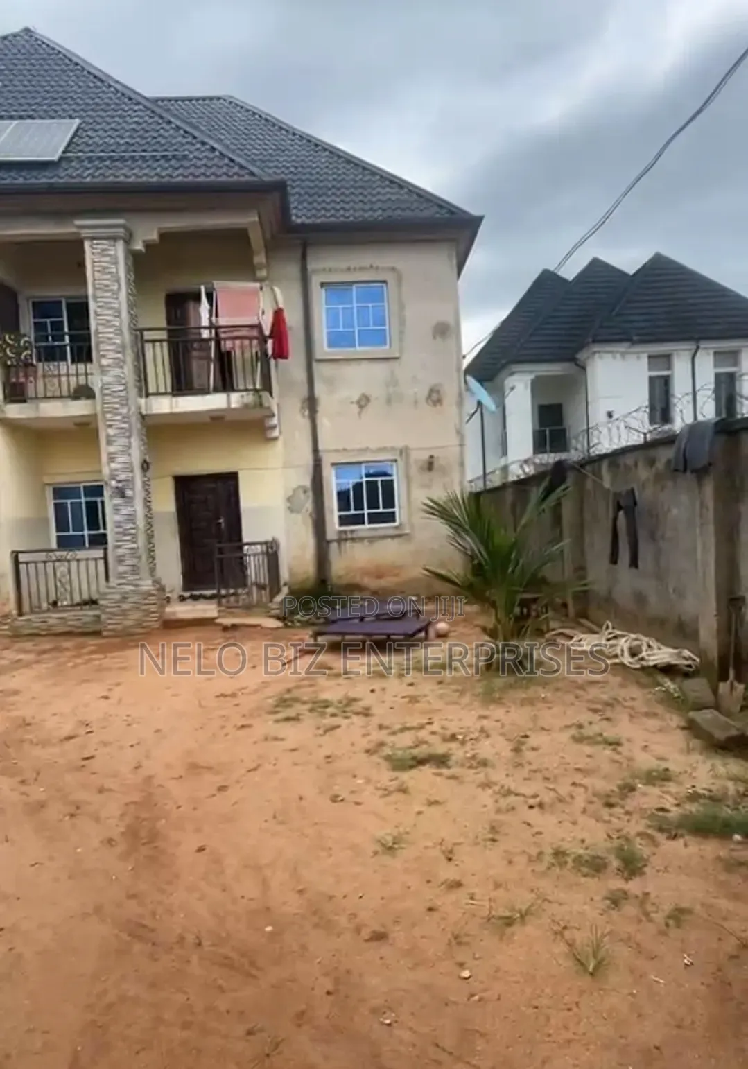 8bdrm Apartment in Owerri for sale