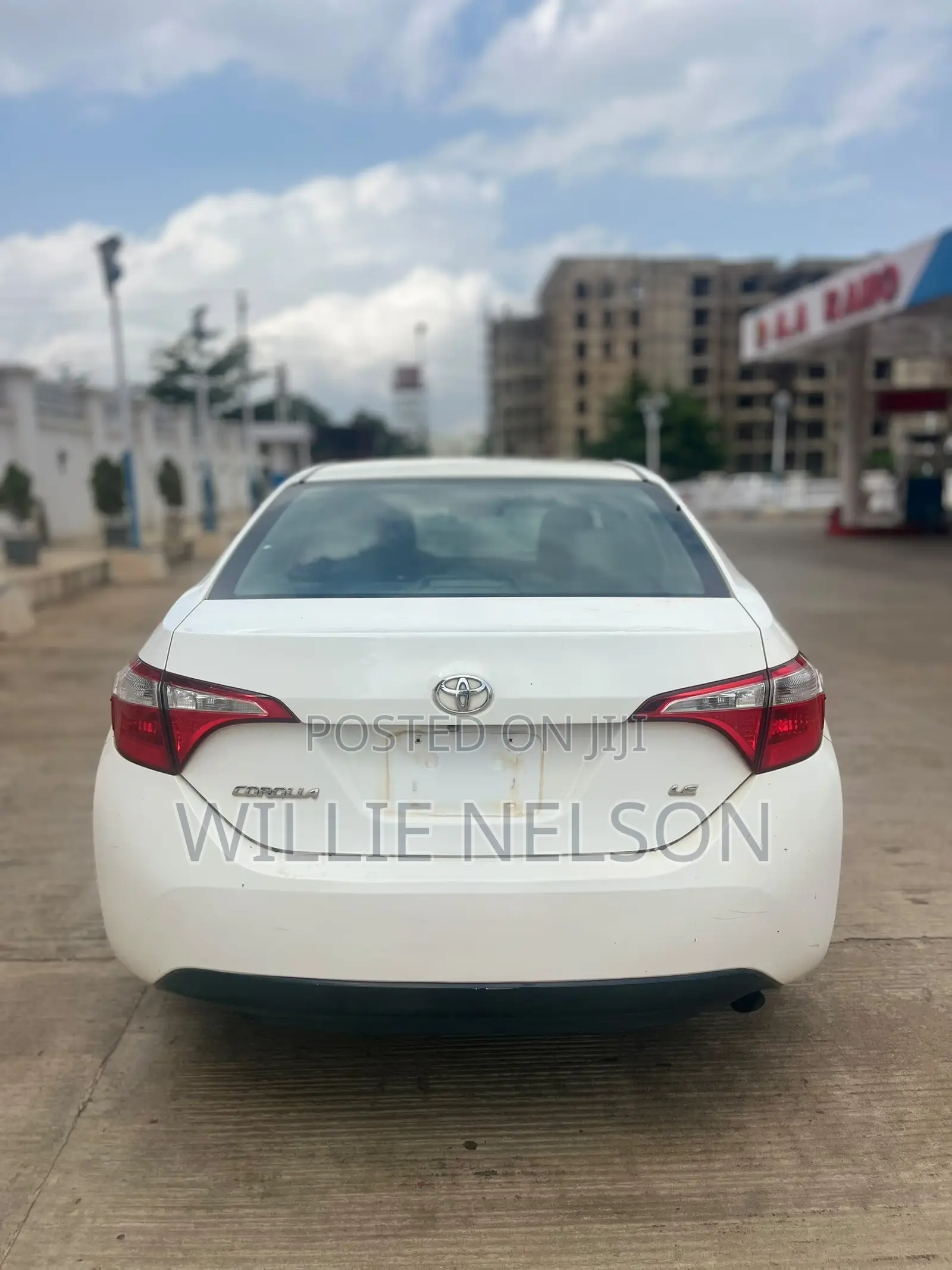 Toyota Corolla LE Eco Premium 4dr Sedan (1.8L 4cyl CVT) 2014 White