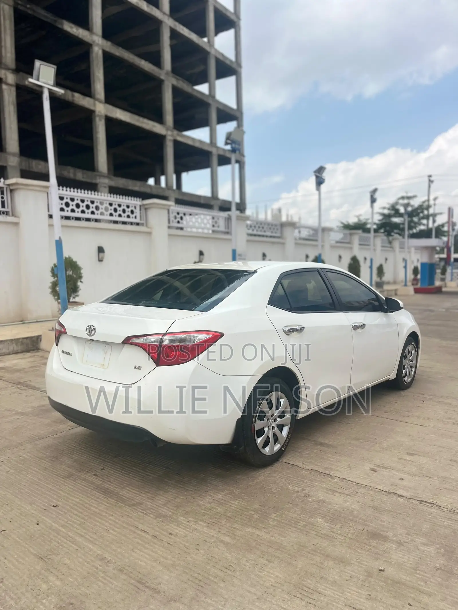 Toyota Corolla LE Eco Premium 4dr Sedan (1.8L 4cyl CVT) 2014 White