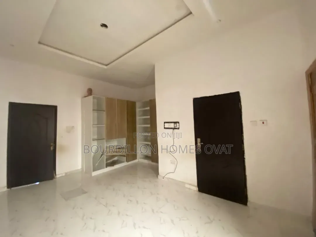2bdrm Duplex in Ikota Villa Estate for rent