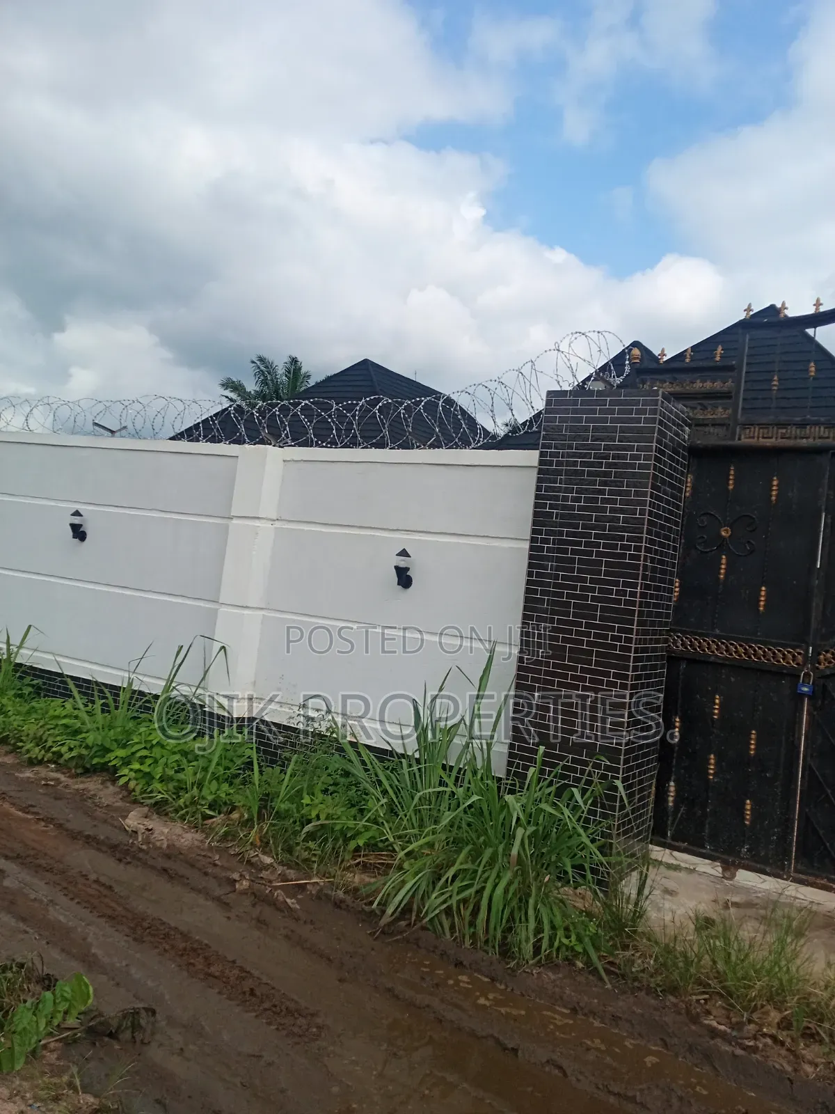 4bdrm Bungalow in Ojik Properties, Owerri for sale