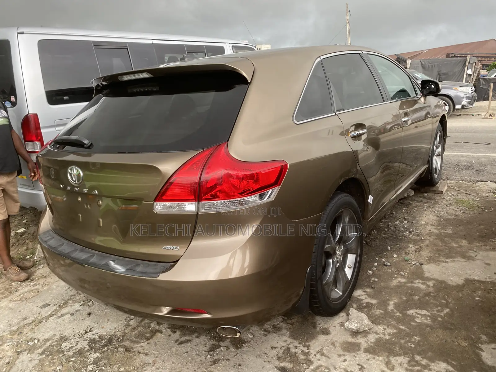 Toyota Venza AWD 2011 Gold