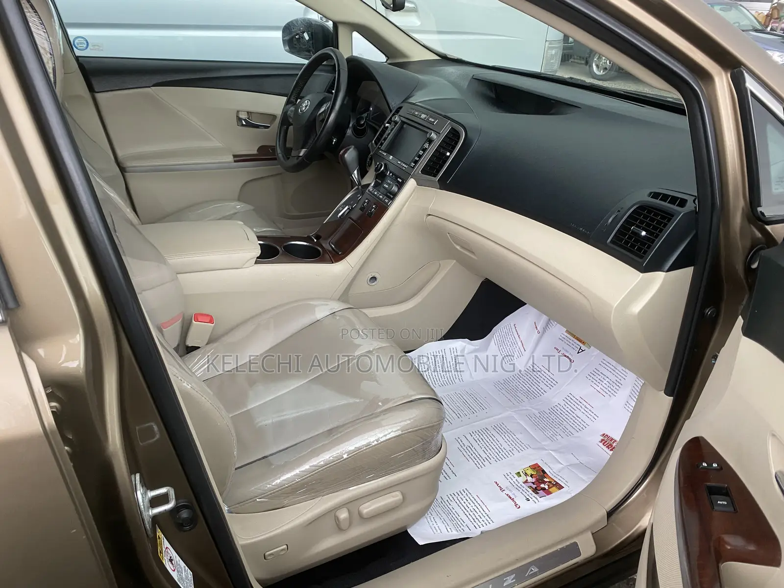 Toyota Venza AWD 2011 Gold
