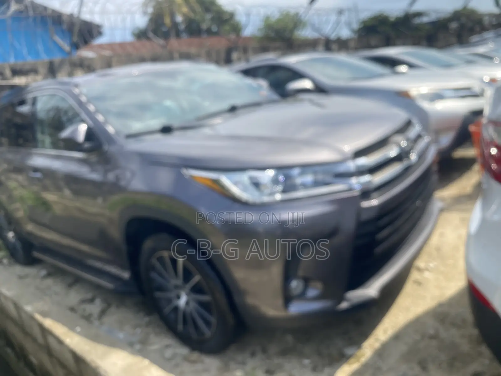 Toyota Highlander SE 4x2 V6 (3.5L 6cyl 8A) 2018 Brown
