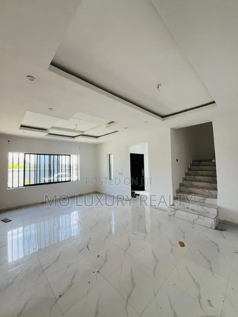 4bdrm Townhouse / Terrace in Chevron for rent