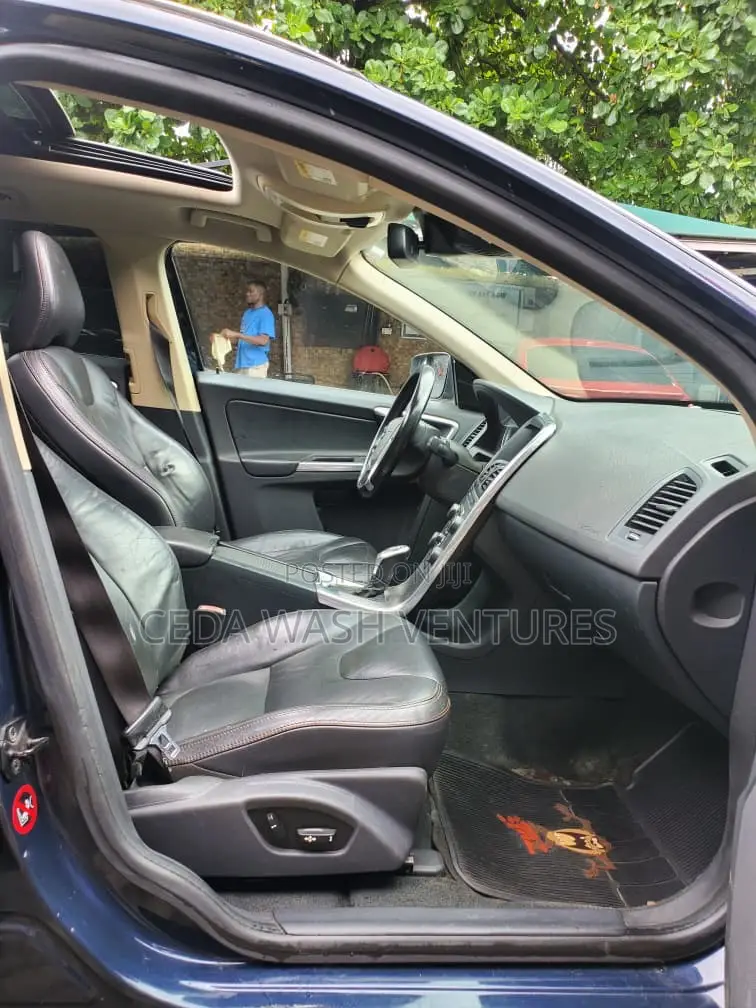 Volvo XC60 T6 AWD 2013 Blue