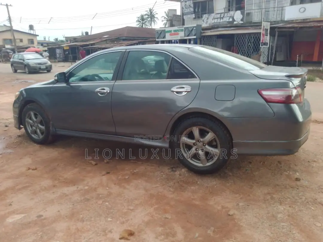 Toyota Camry 2010 Gray