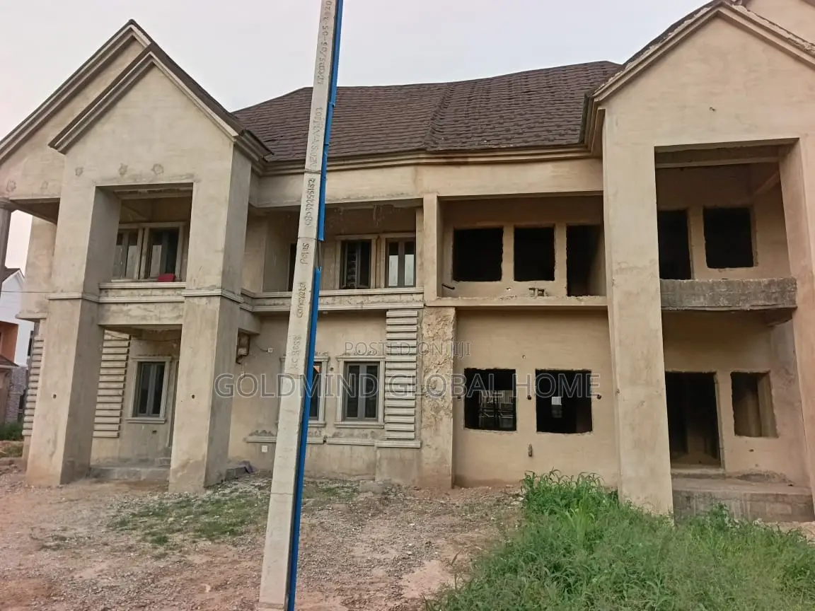 5bdrm Duplex in Lugbe District. for sale