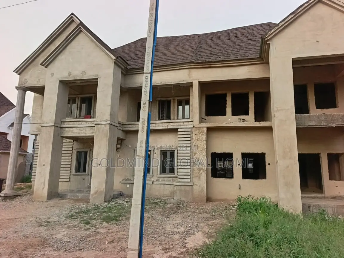 5bdrm Duplex in Lugbe District. for sale