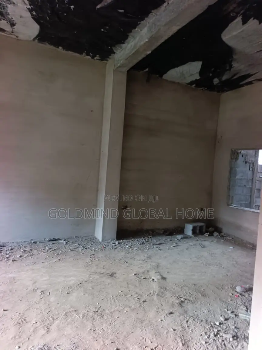 5bdrm Duplex in Lugbe District. for sale