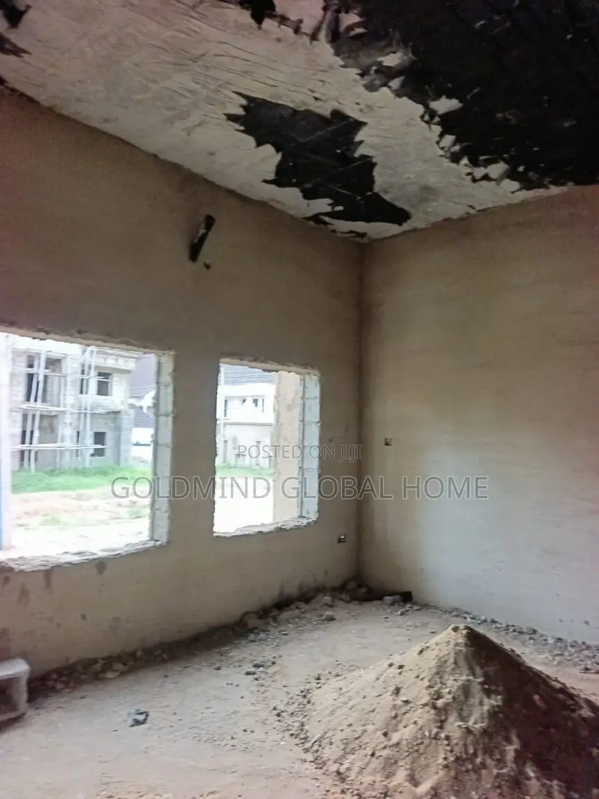 5bdrm Duplex in Lugbe District. for sale