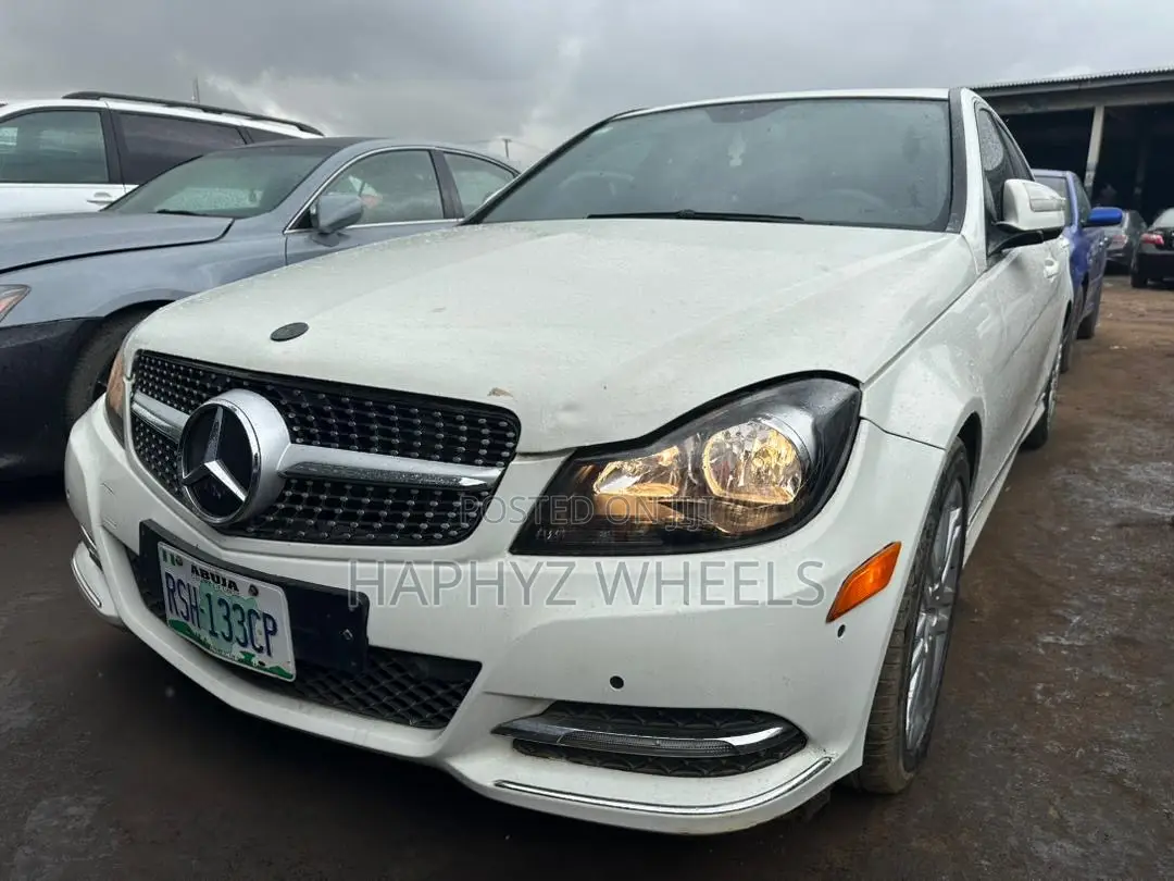 Mercedes-Benz C300 Sport Sedan RWD (3.0L 6cyl 6M) 2009 White