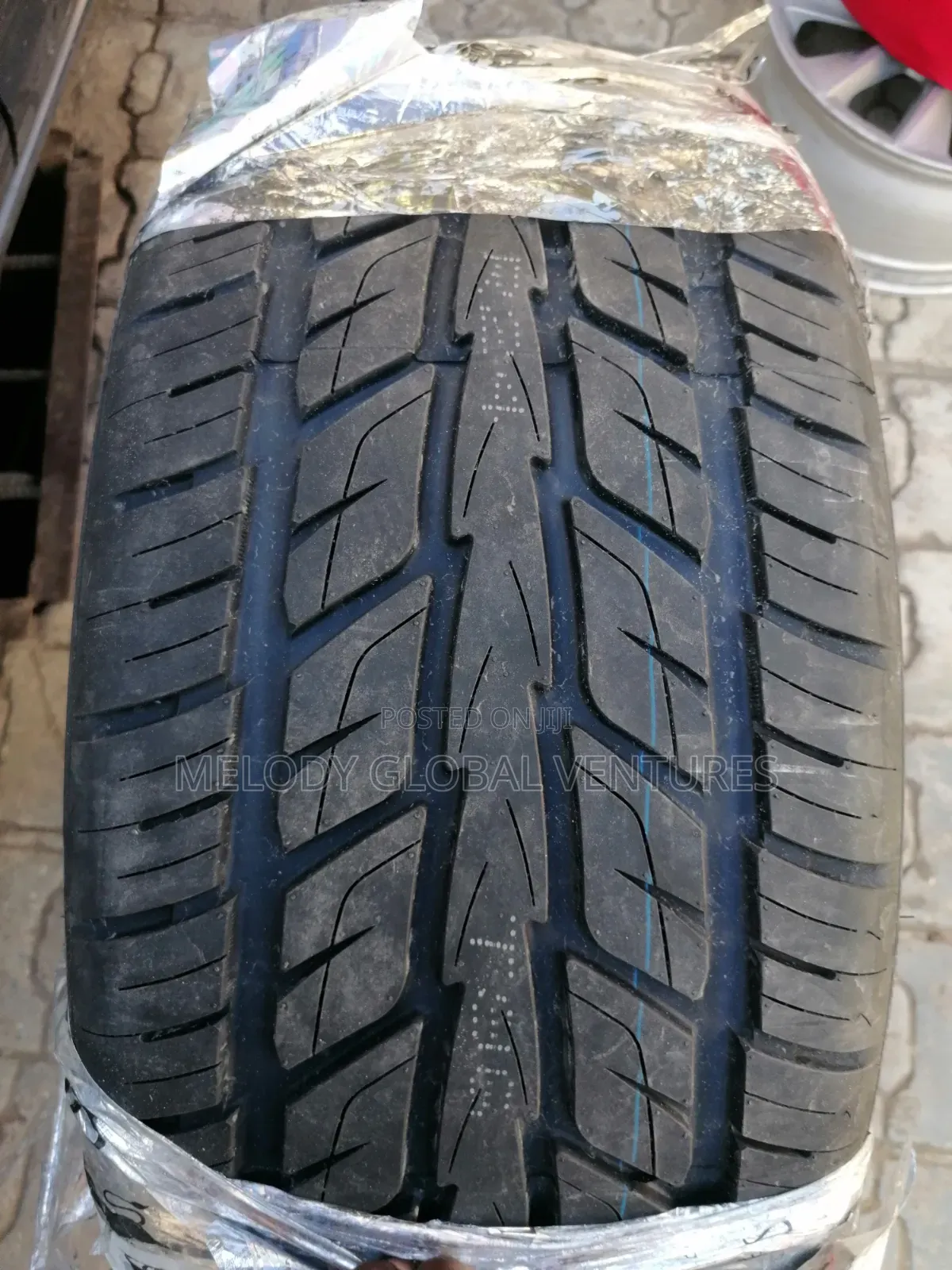 305/35r24 Hugh Premium Tire With Low Profile