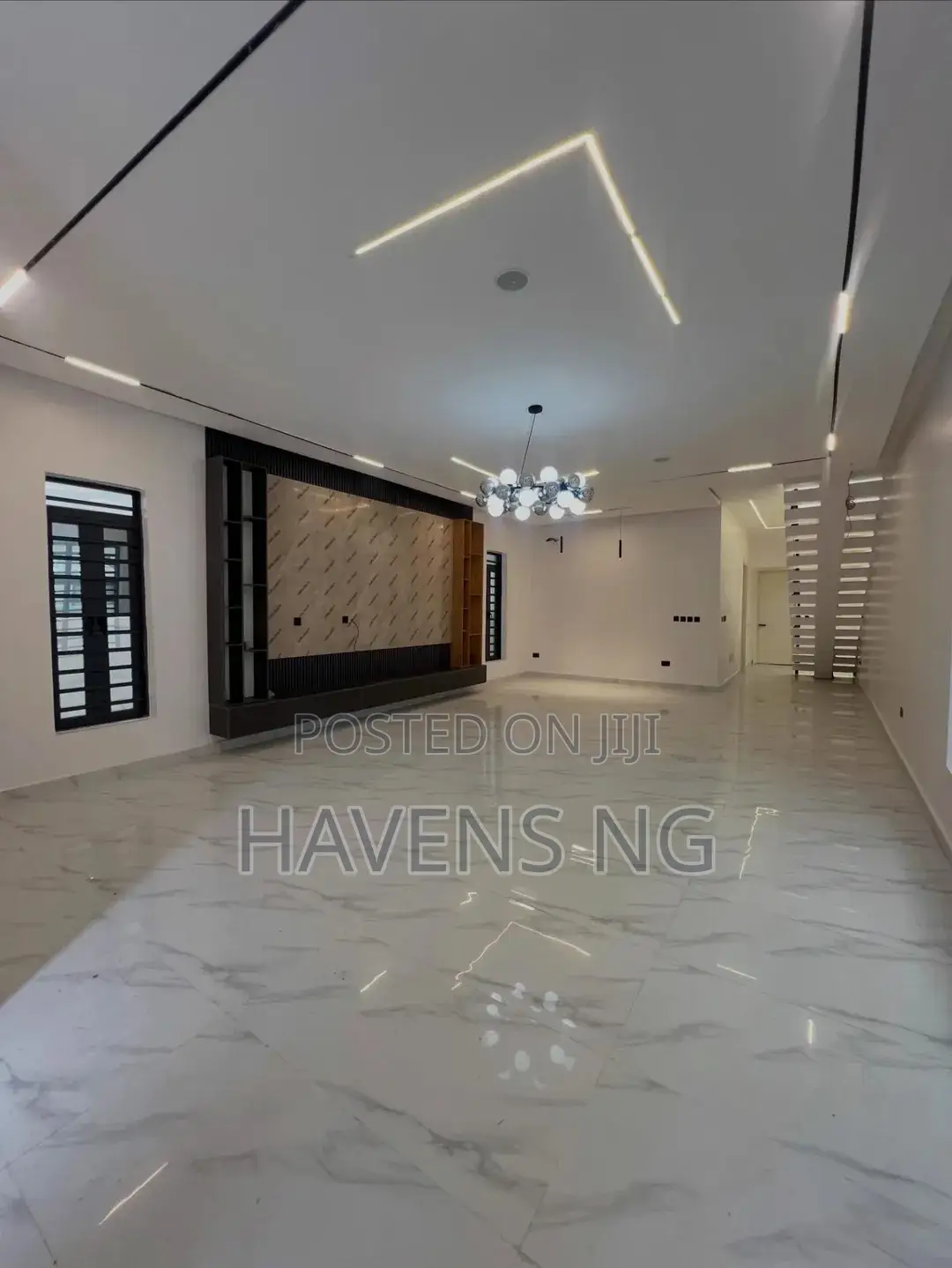 5bdrm Duplex in Lekki Phase 2 for sale