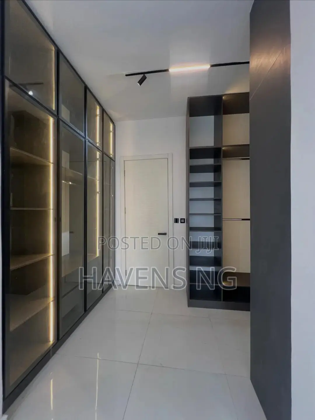 5bdrm Duplex in Lekki Phase 2 for sale