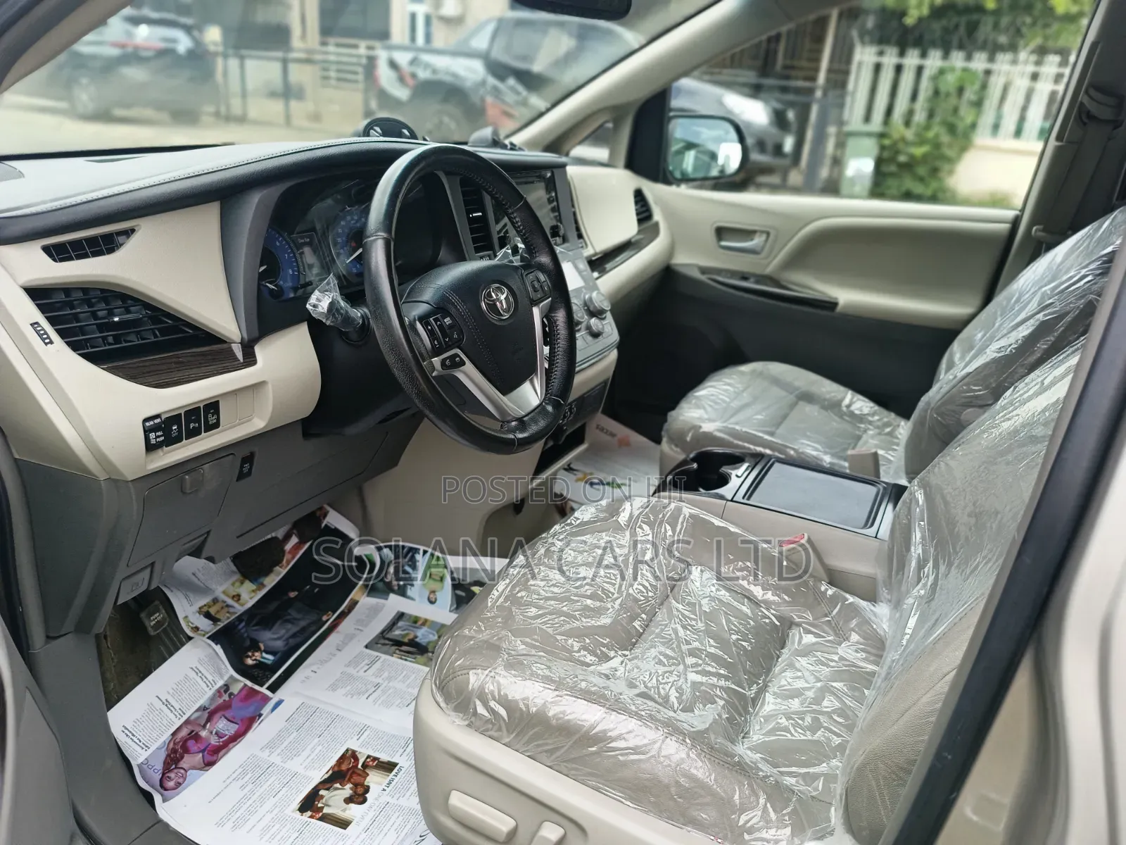 Toyota Sienna 2016 Gold