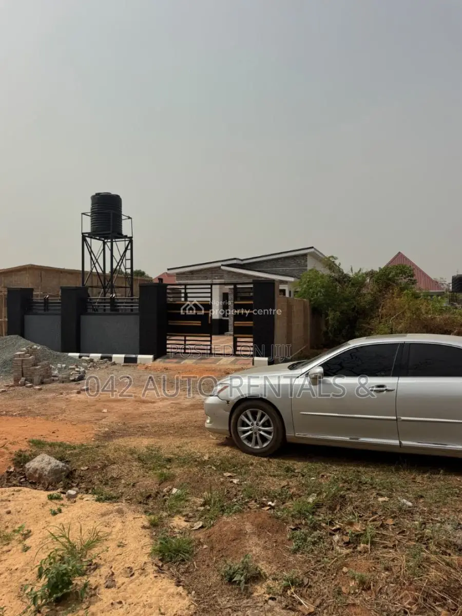 4bdrm Bungalow in Harmony Estate, Enugu for sale
