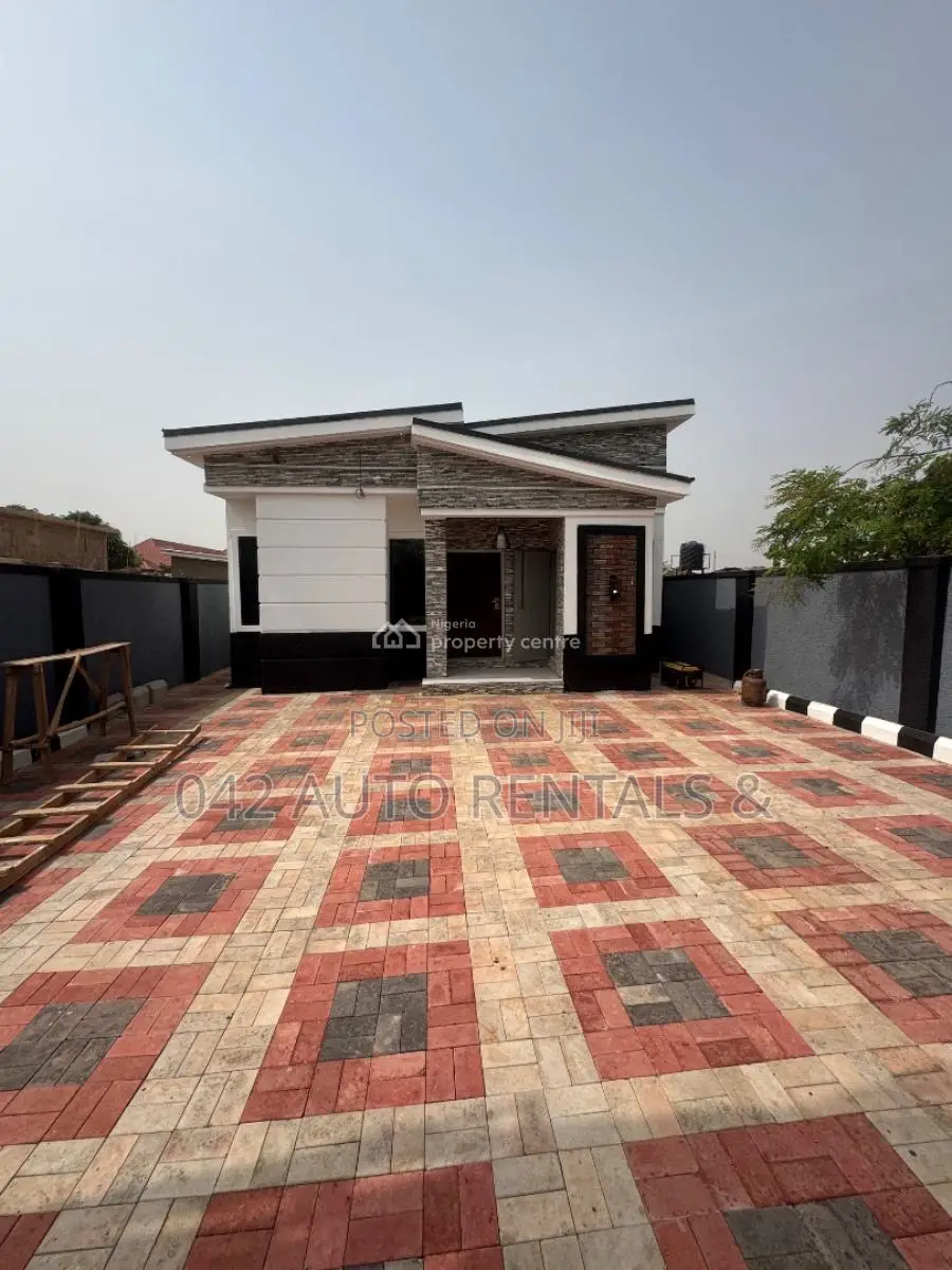 4bdrm Bungalow in Harmony Estate, Enugu for sale