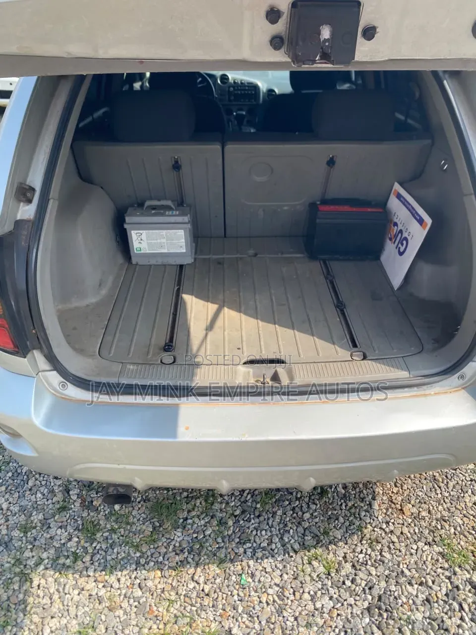 Pontiac Vibe Automatic 2004 Silver