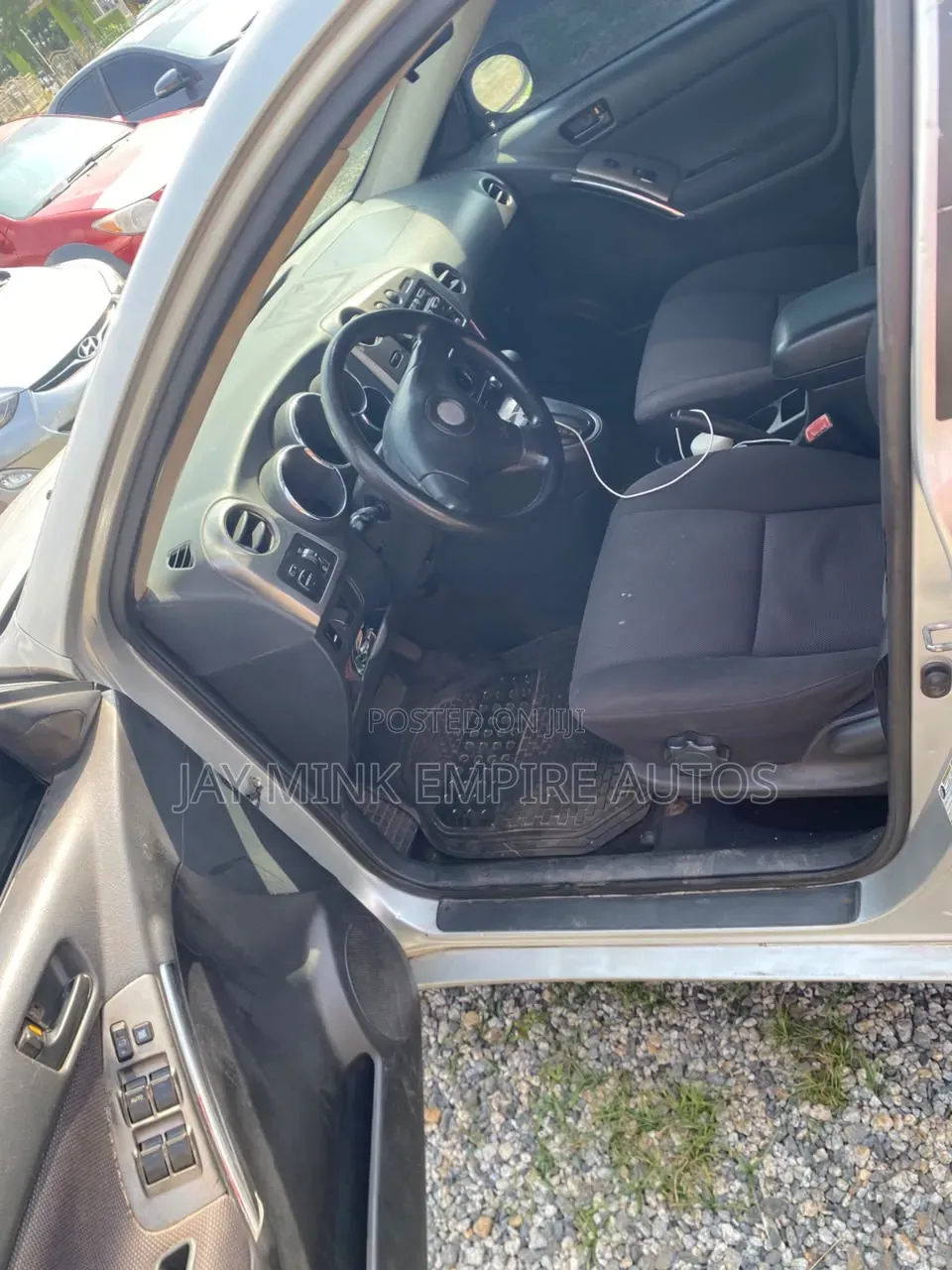Pontiac Vibe Automatic 2004 Silver