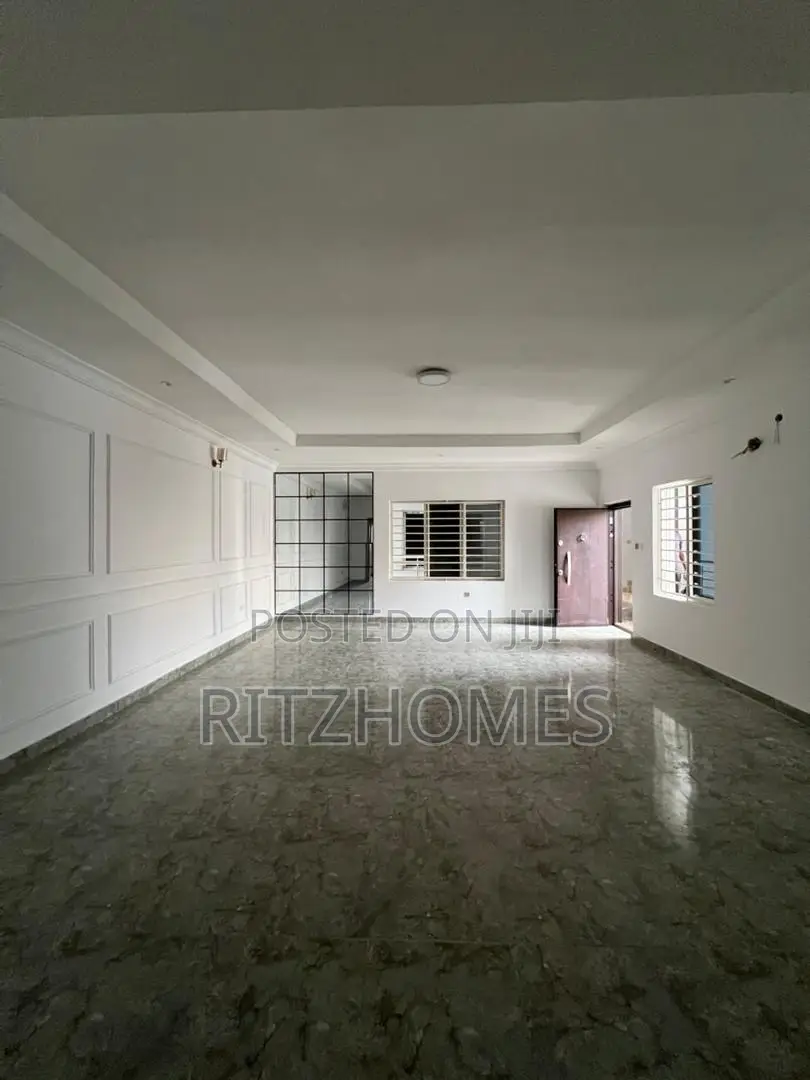 2bdrm Apartment in Off Lekki-Epe Expressway for rent