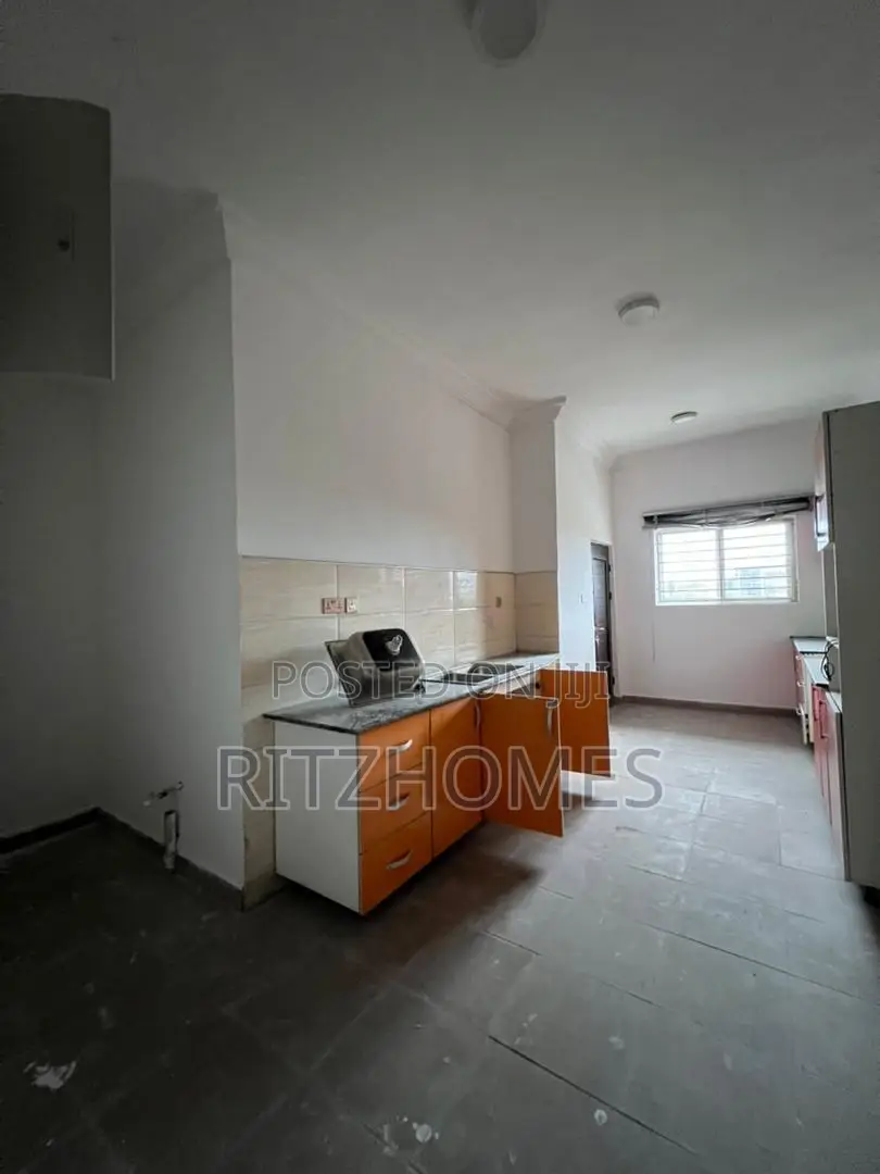 2bdrm Apartment in Off Lekki-Epe Expressway for rent