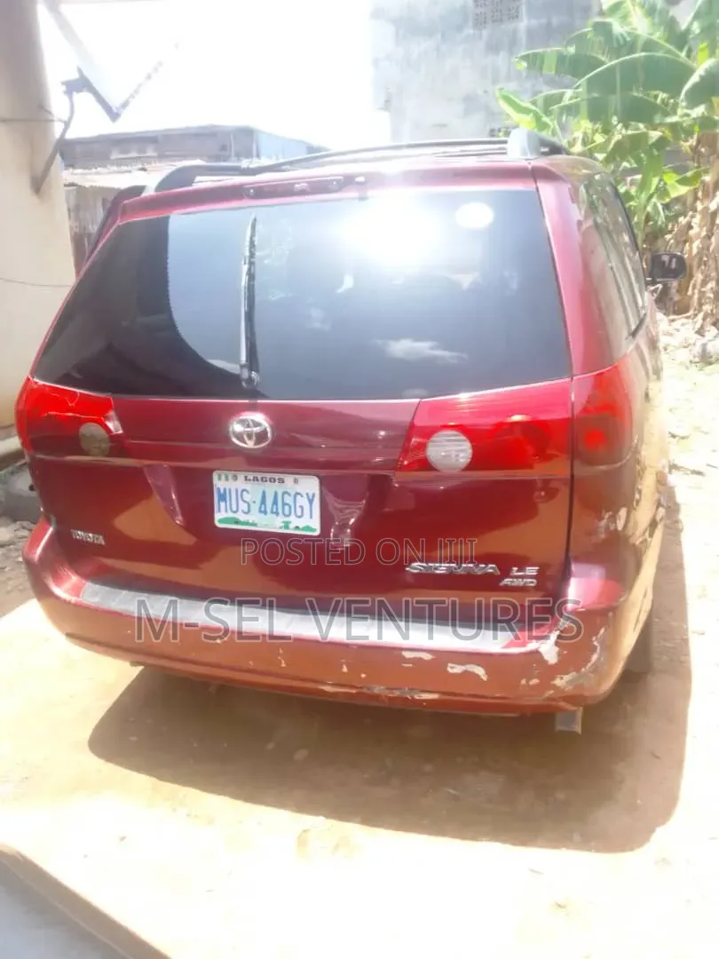 Toyota Sienna LE AWD 2006 Red