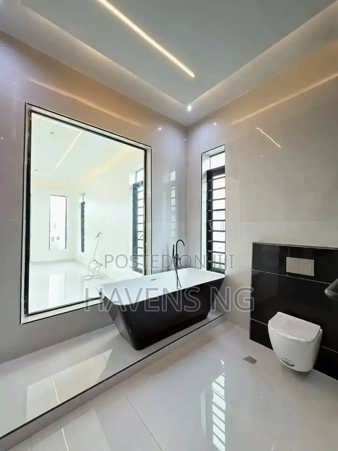 5bdrm Duplex in Lekki Phase 2 for sale