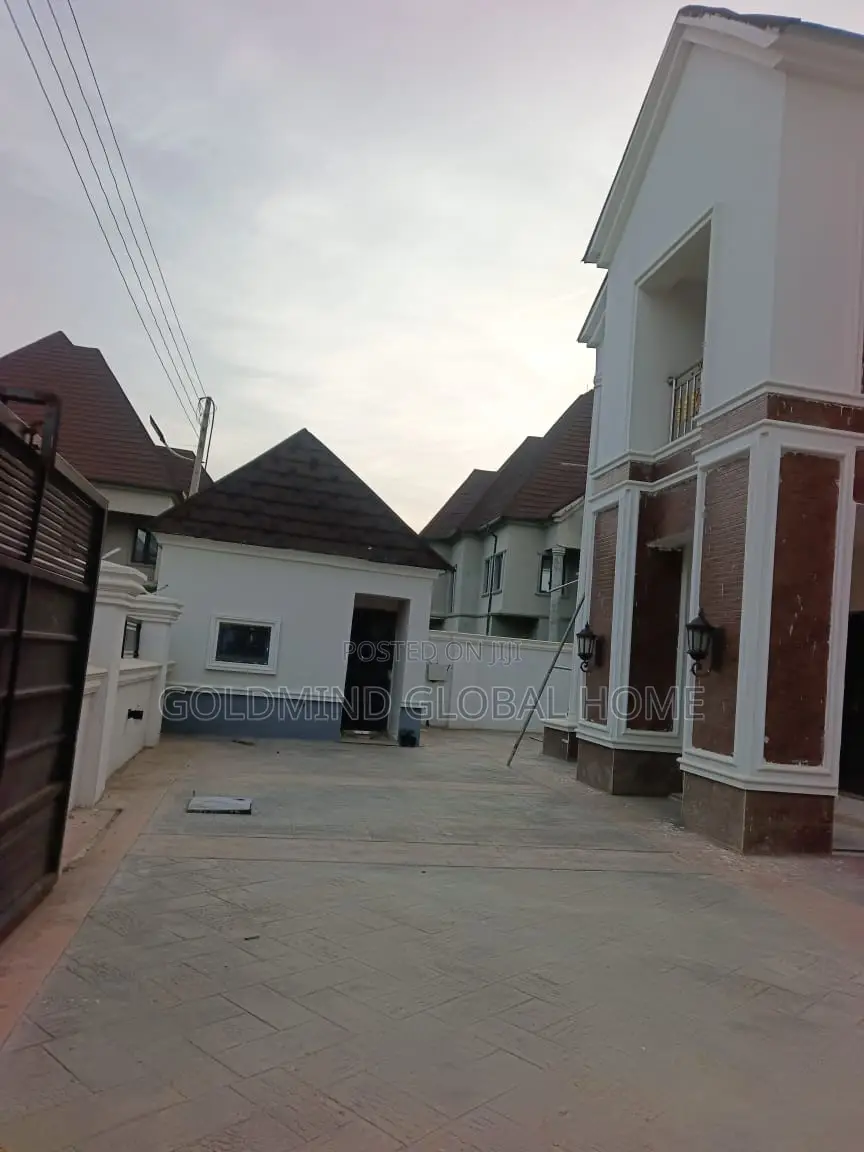 5bdrm Duplex in Lugbe District. for sale