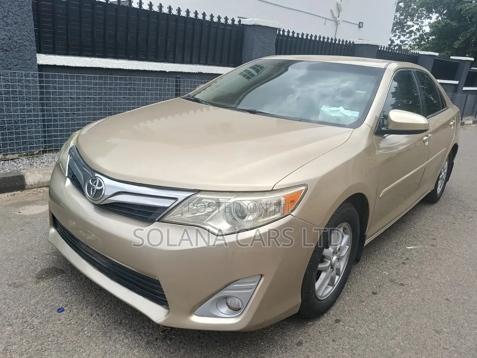 Toyota Camry 2013 Gold