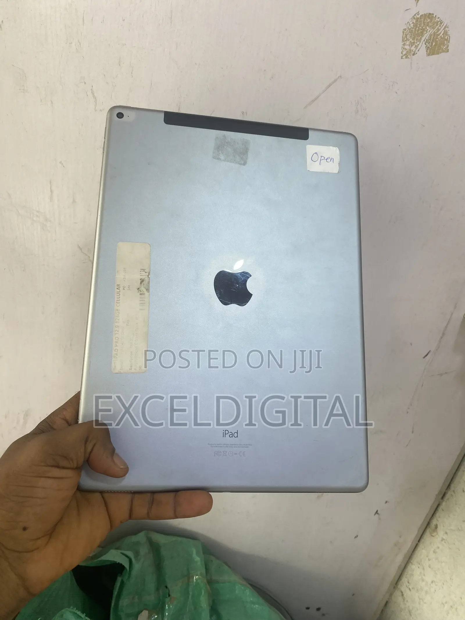 Apple iPad Pro 12.9  (2015) 128 GB Gray