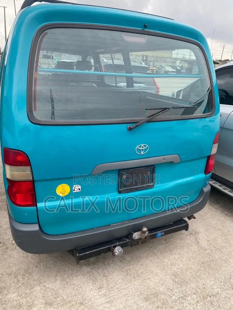 Toyota HiAce 2006 Blue