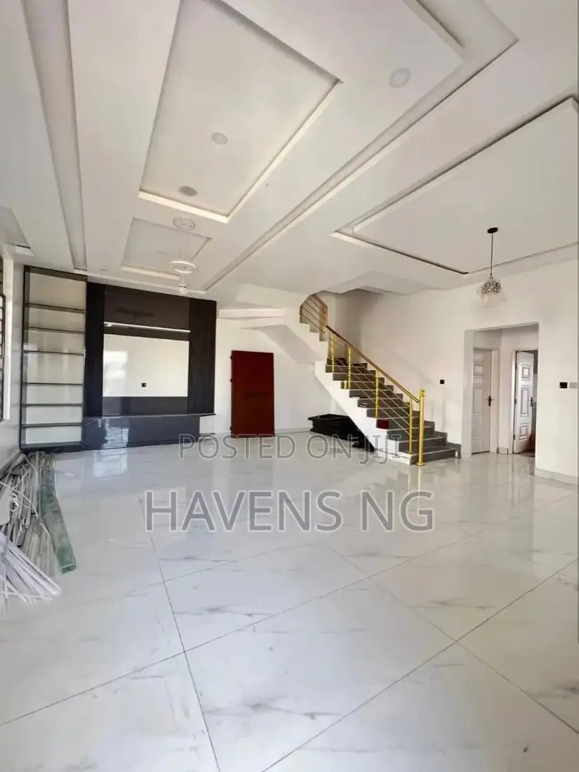 4bdrm Duplex in Lekki Phase 2 for sale