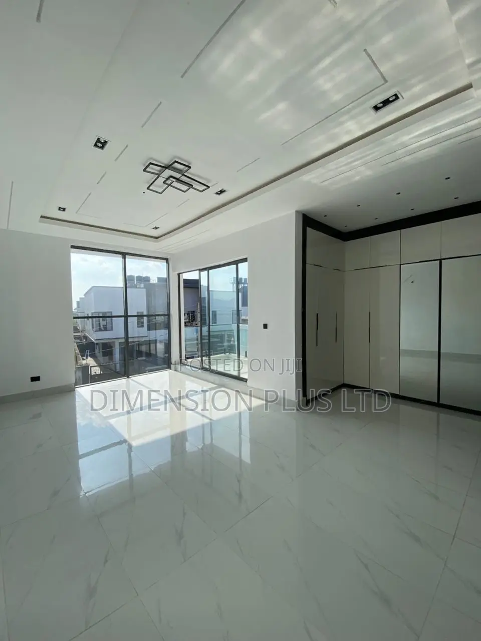 5bdrm Duplex in Sangotedo for sale