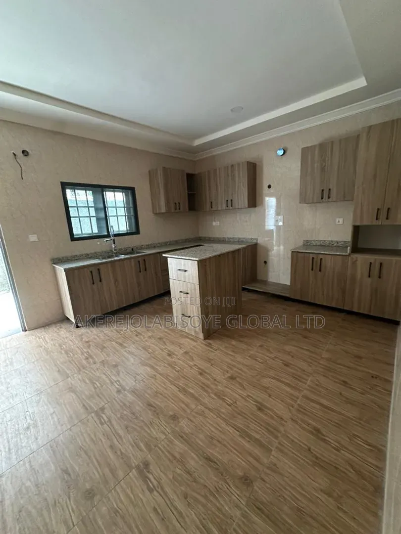 4bdrm Duplex in Wuye, Abuja for rent