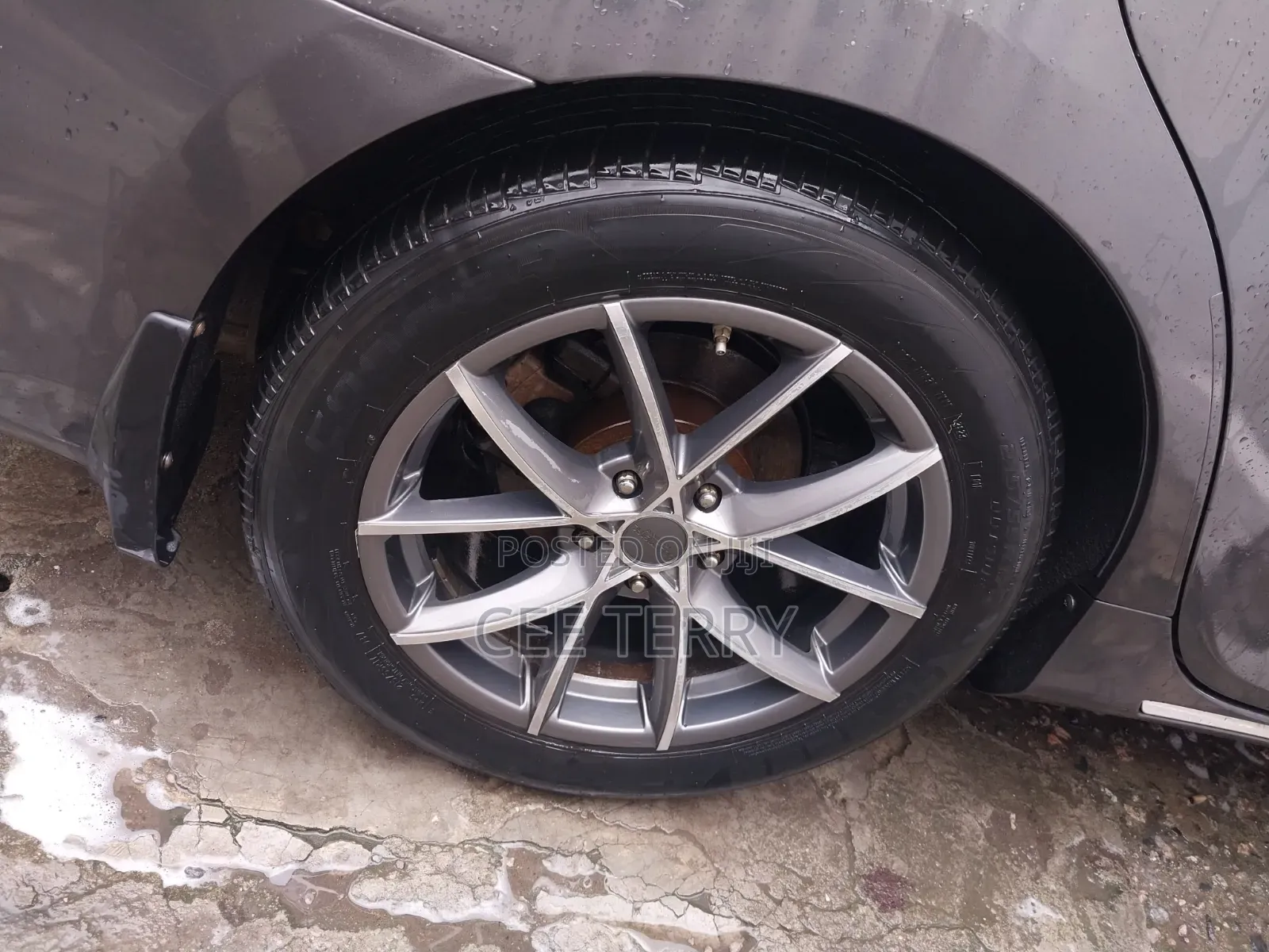 Toyota Camry XLE 4dr Sedan (2.5L 4cyl 6A) 2013 Gray