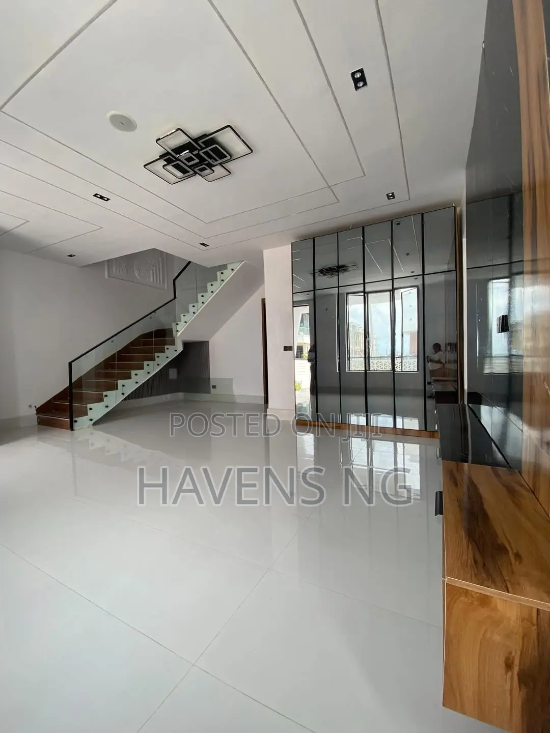 4bdrm Duplex in Lekki Phase 2 for sale
