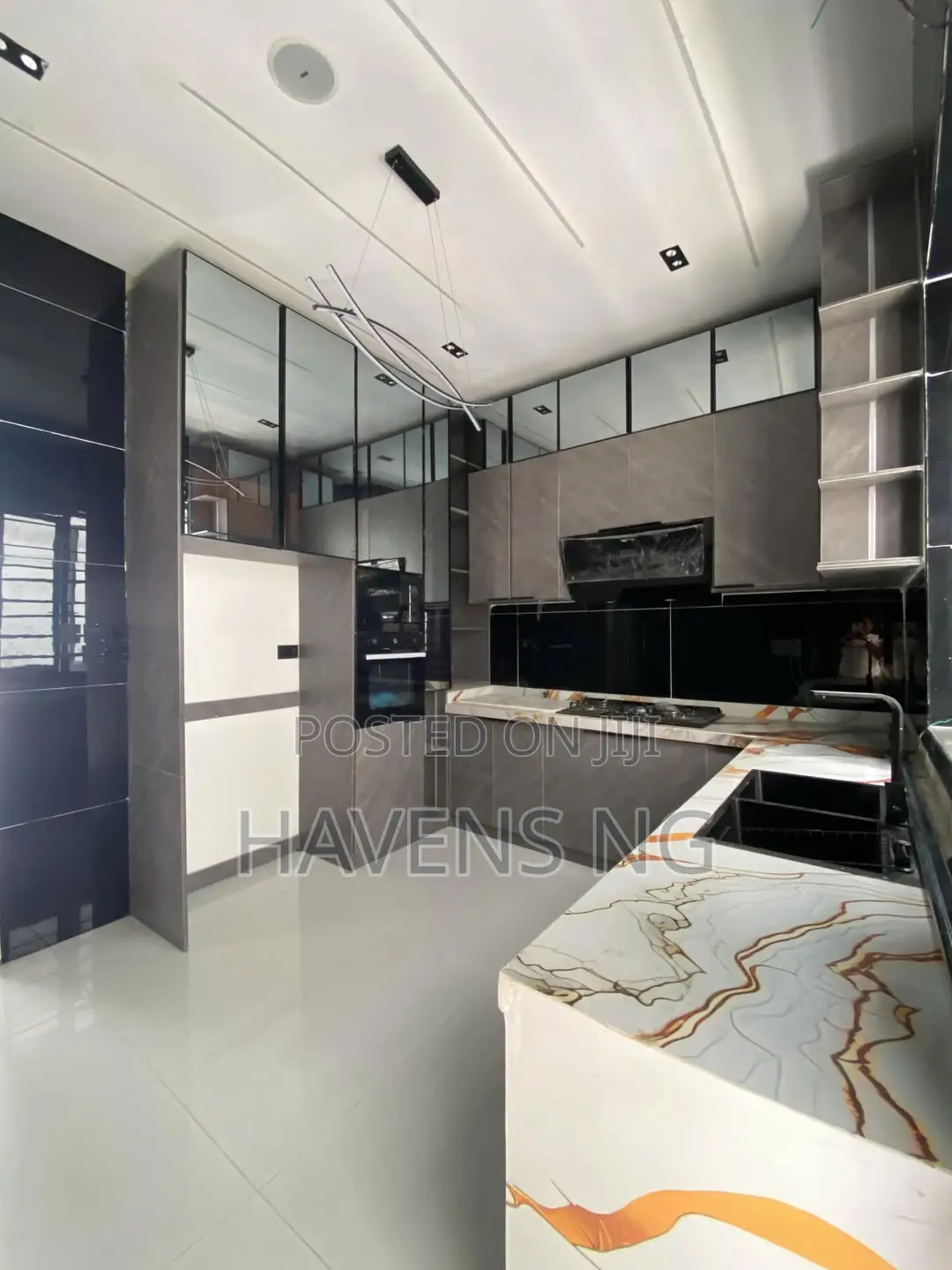 4bdrm Duplex in Lekki Phase 2 for sale