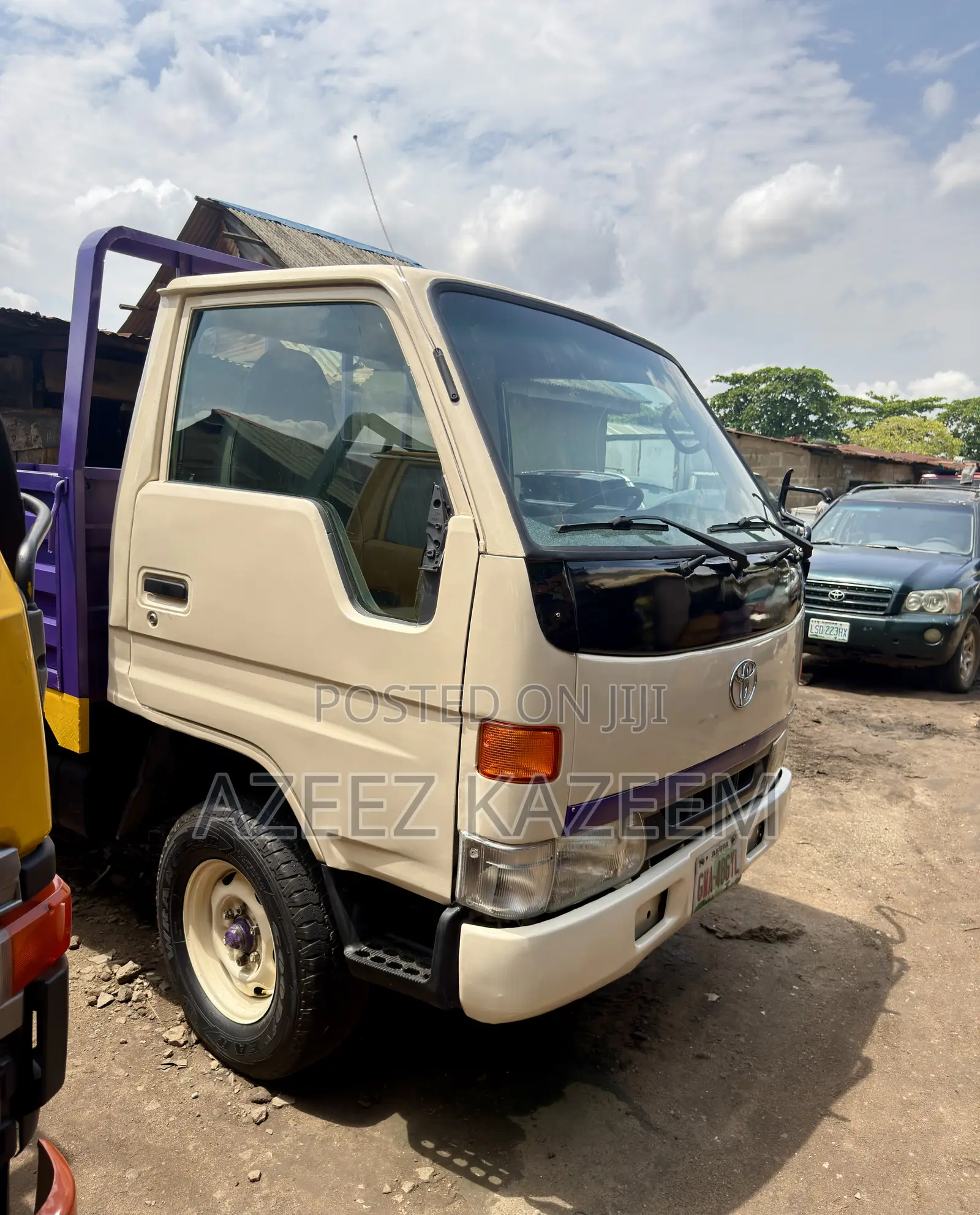 Toyota Dyna 150 Company Used Dropped Sided Body
