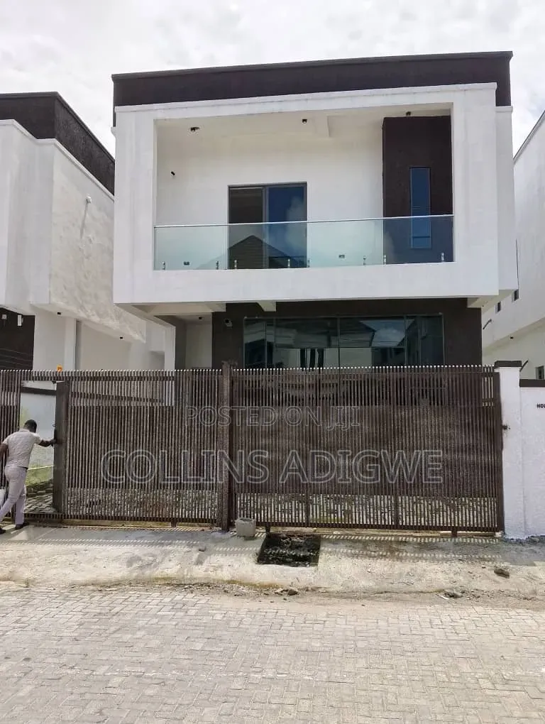 4bdrm Duplex in Behind Blenco for sale