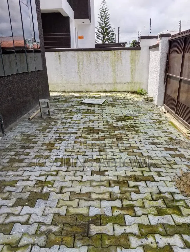 4bdrm Duplex in Behind Blenco for sale