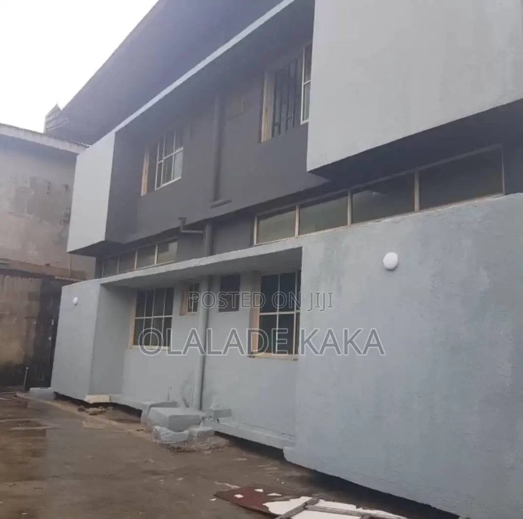 3bdrm Block of Flats in Unity Road for sale