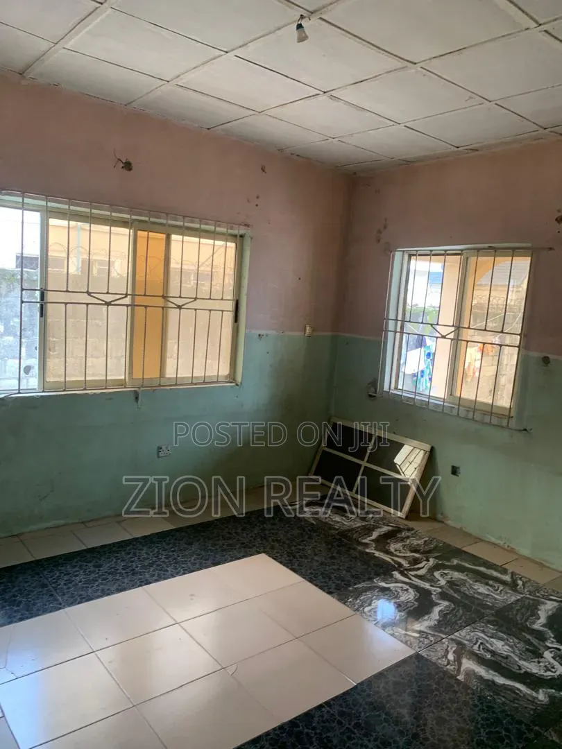Mini Flat in New Road, Awoyaya for rent
