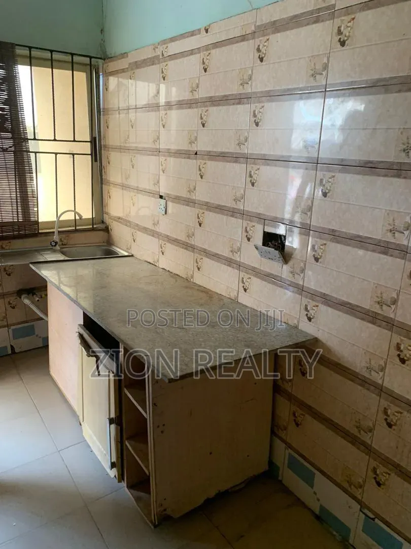 Mini Flat in New Road, Awoyaya for rent
