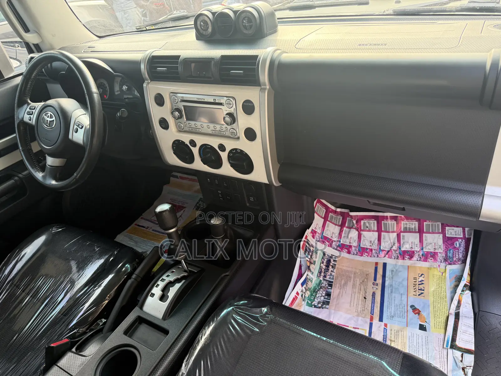 Toyota FJ Cruiser 2012 White
