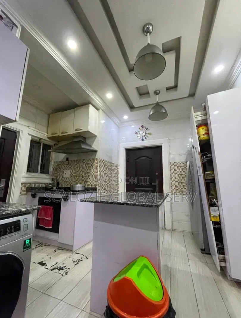 6bdrm Duplex in Peter Odili Port for sale
