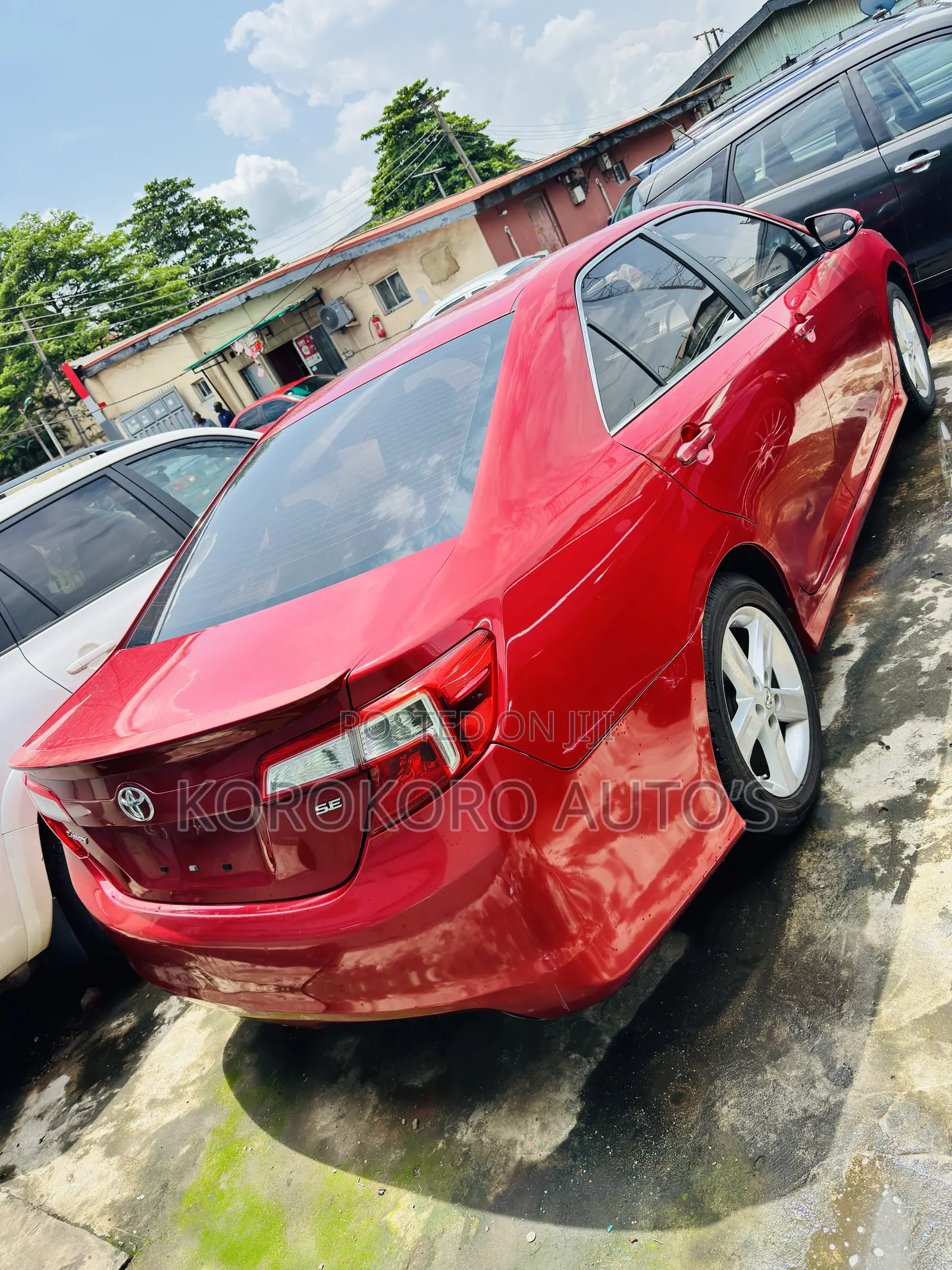 Toyota Camry SE Sport 4dr Sedan w/Prod. End 11/13 (2.5L 4cyl 6A) 2014