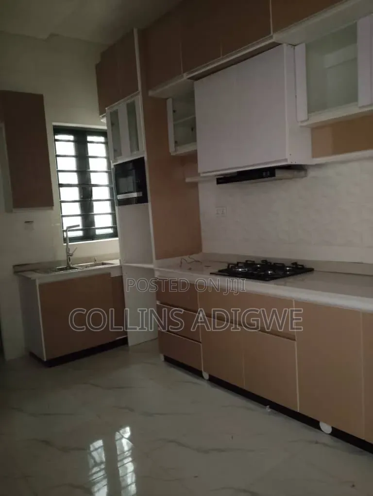 4bdrm Duplex in By Blenco Sangotedo for sale